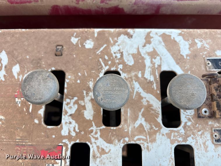 image for item EU4716 2013 Peterbilt 365 crane truck