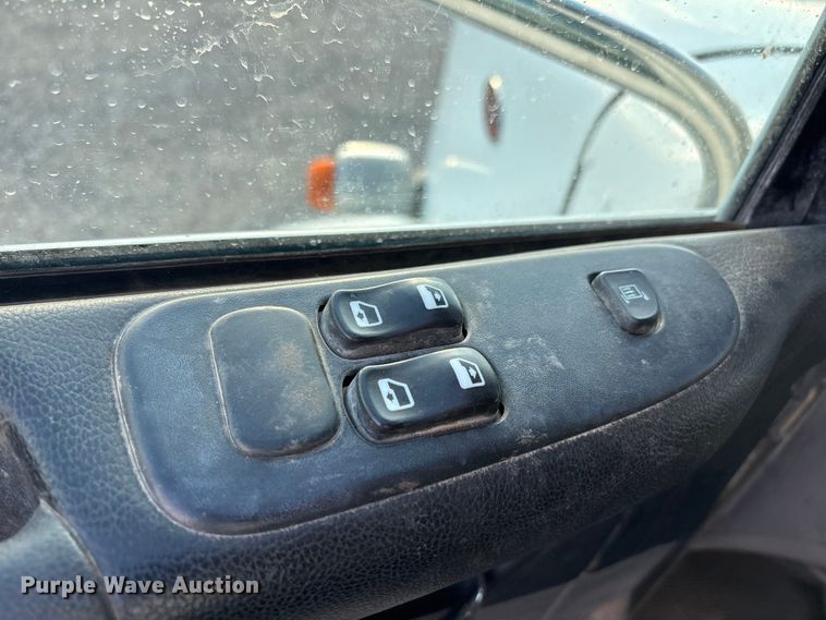 image for item EU4716 2013 Peterbilt 365 crane truck