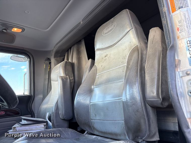 image for item EU4716 2013 Peterbilt 365 crane truck