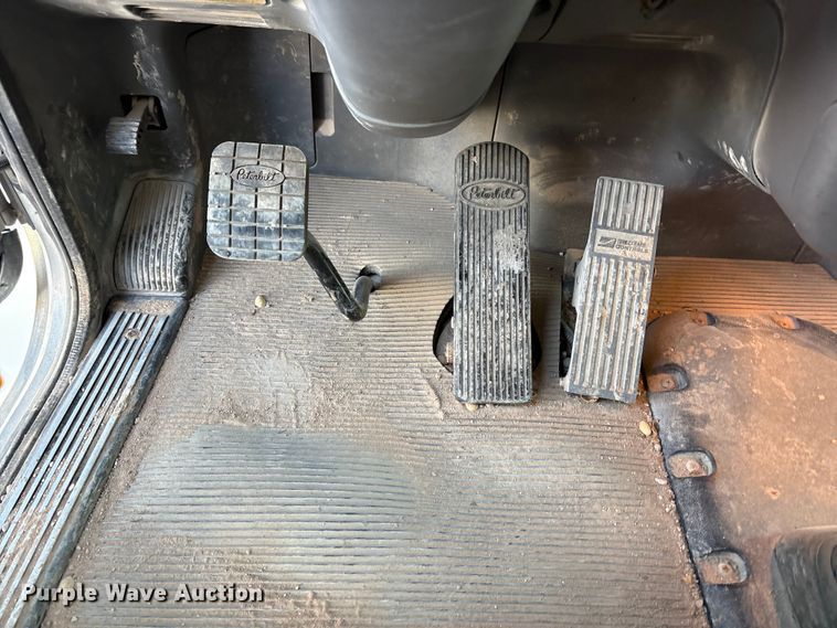 image for item EU4716 2013 Peterbilt 365 crane truck