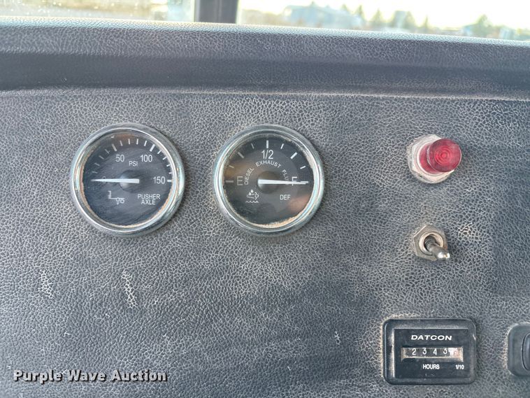 image for item EU4716 2013 Peterbilt 365 crane truck