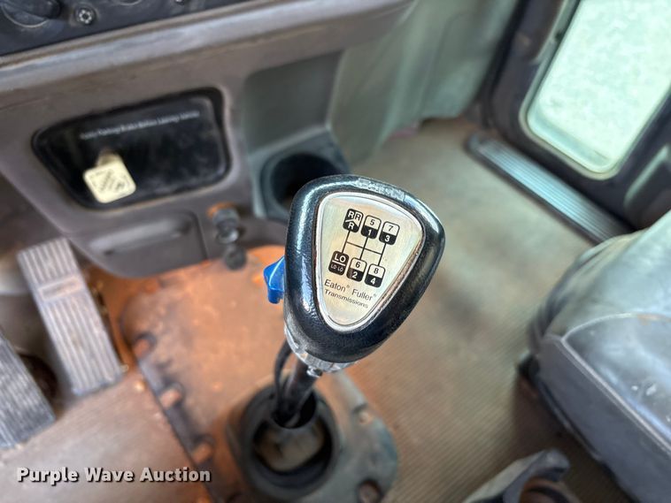 image for item EU4716 2013 Peterbilt 365 crane truck