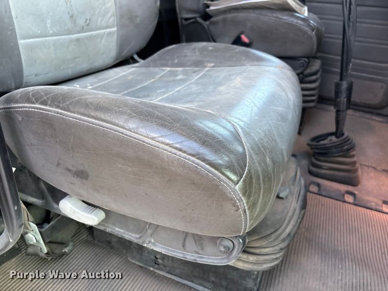 image for item EU4716 2013 Peterbilt 365 crane truck