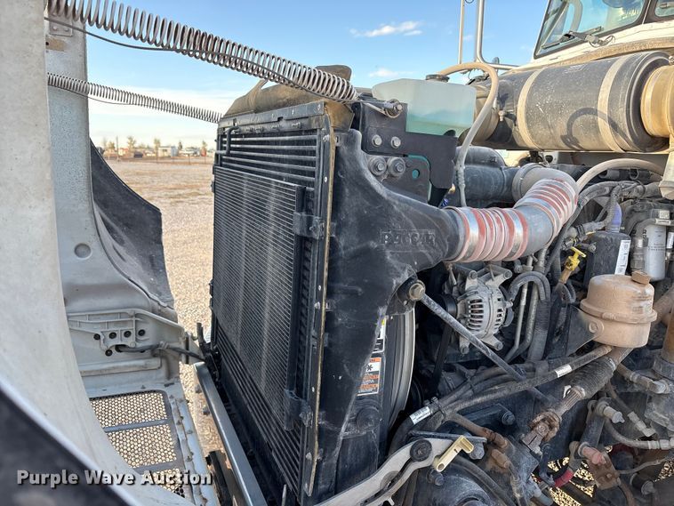 image for item EU4716 2013 Peterbilt 365 crane truck