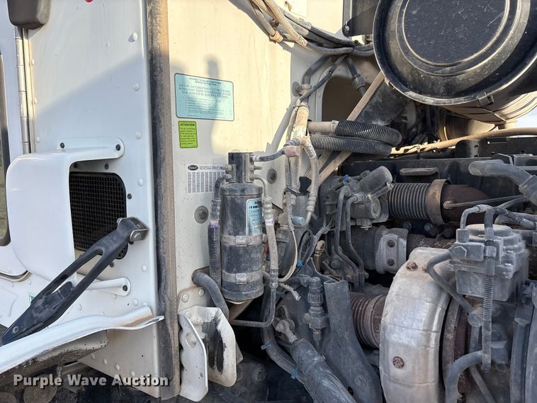 image for item EU4716 2013 Peterbilt 365 crane truck