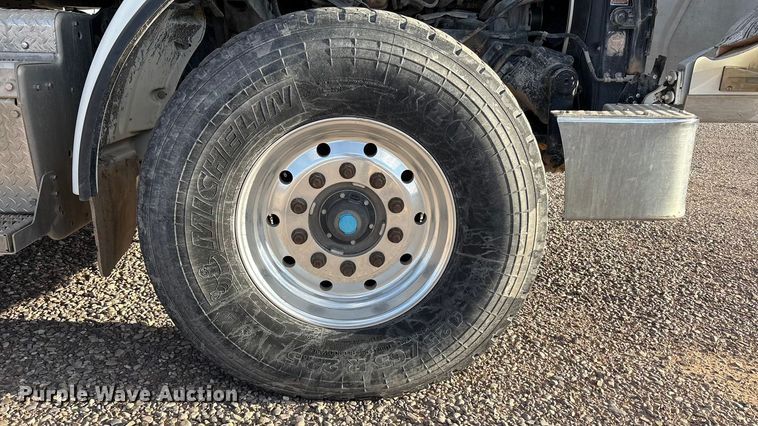 image for item EU4716 2013 Peterbilt 365 crane truck