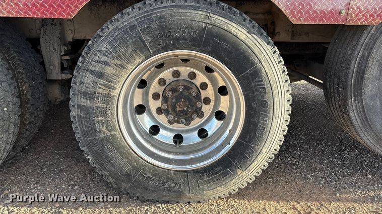 image for item EU4716 2013 Peterbilt 365 crane truck