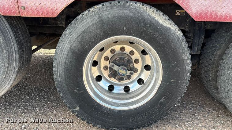 image for item EU4716 2013 Peterbilt 365 crane truck