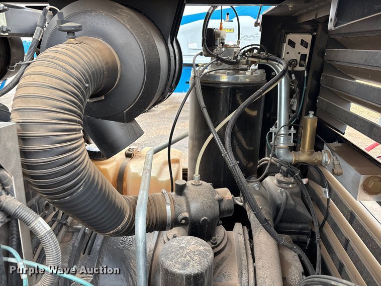 image for item EU4722 2022 Kaeser M118 air compressor