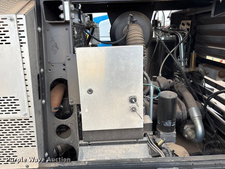 image for item EU4722 2022 Kaeser M118 air compressor