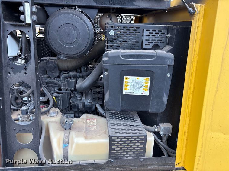 image for item EU4723 2021 Kaeser M118 air compressor