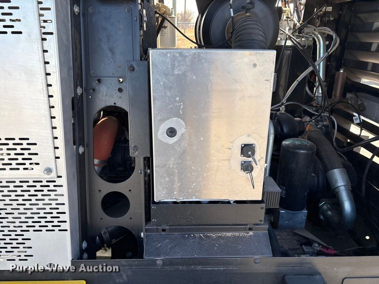 image for item EU4725 2022 Kaeser M118 air compressor