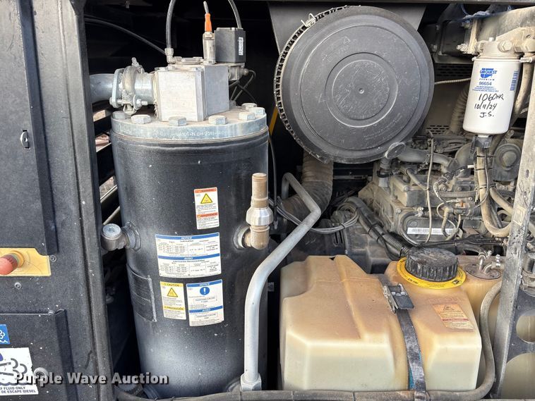 image for item EU4727 2022 Kaeser M118 air compressor