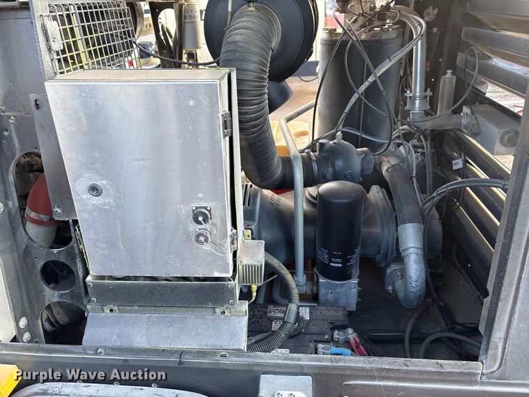 image for item EU4727 2022 Kaeser M118 air compressor