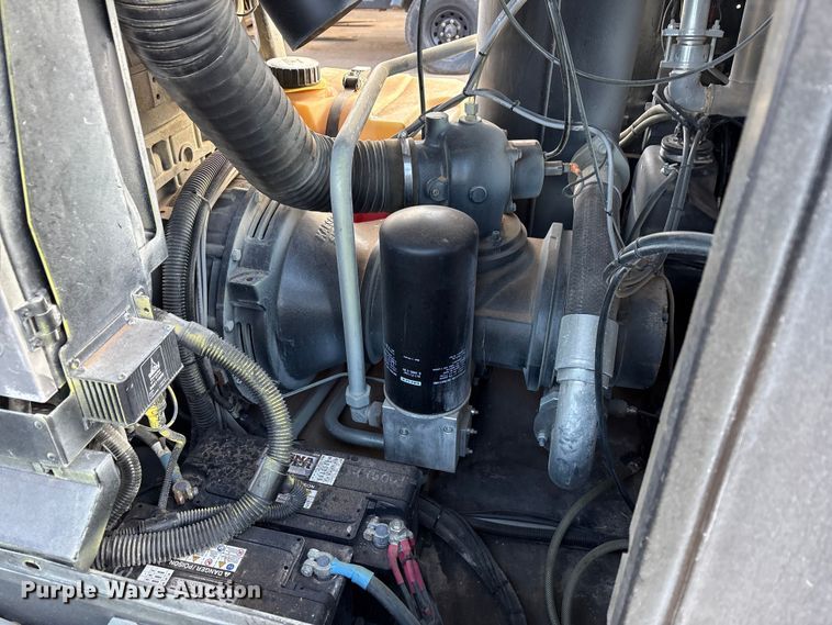 image for item EU4727 2022 Kaeser M118 air compressor