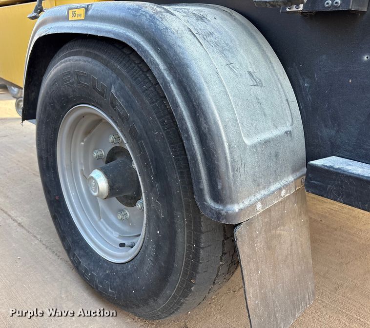 image for item EU4727 2022 Kaeser M118 air compressor