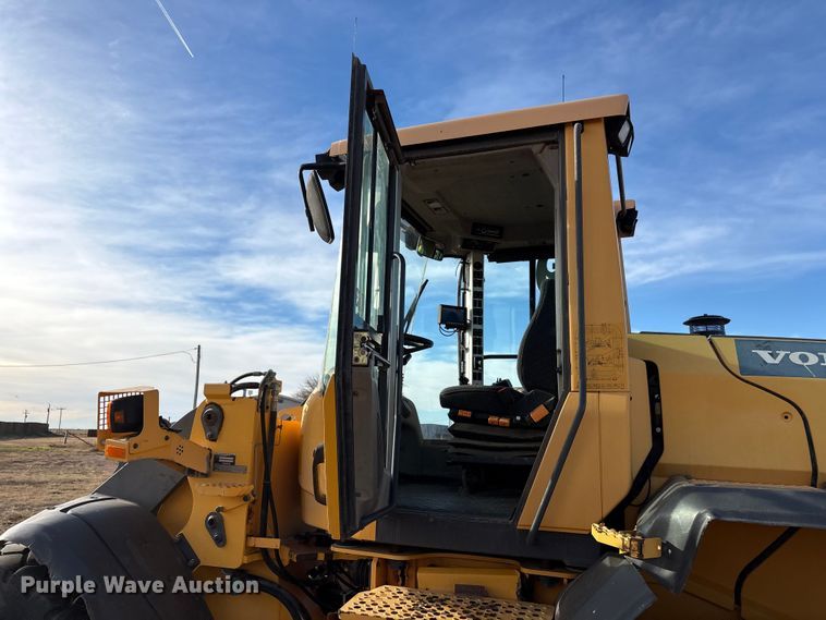 image for item EU4740 Volvo L60G wheel loader