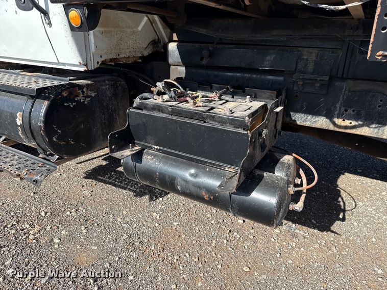 image for item EU5175 2005 International 4300 dump truck