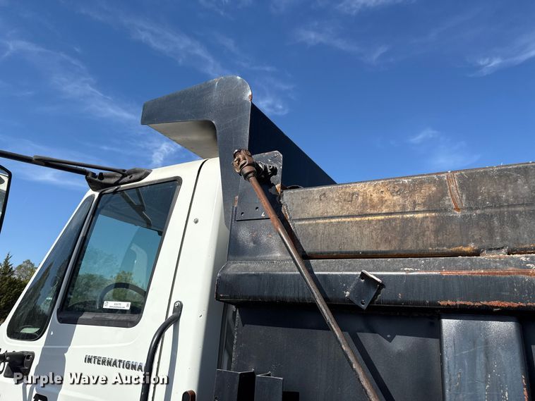 image for item EU5175 2005 International 4300 dump truck