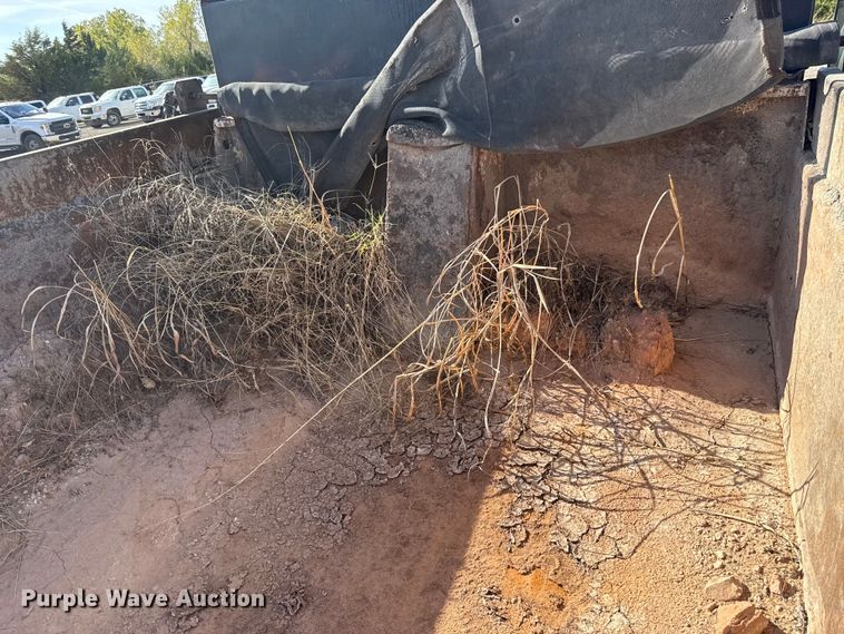 image for item EU5175 2005 International 4300 dump truck