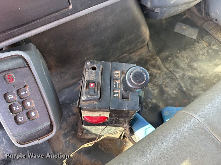 image for item EU5175 2005 International 4300 dump truck