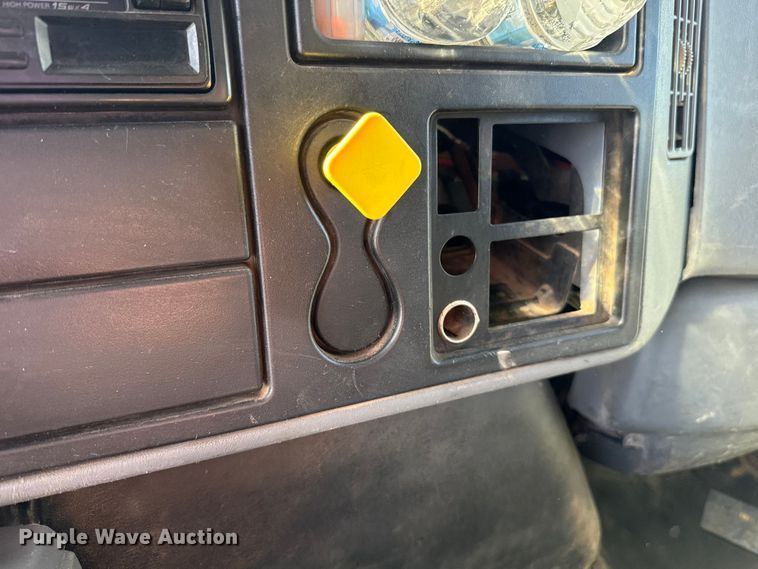 image for item EU5175 2005 International 4300 dump truck