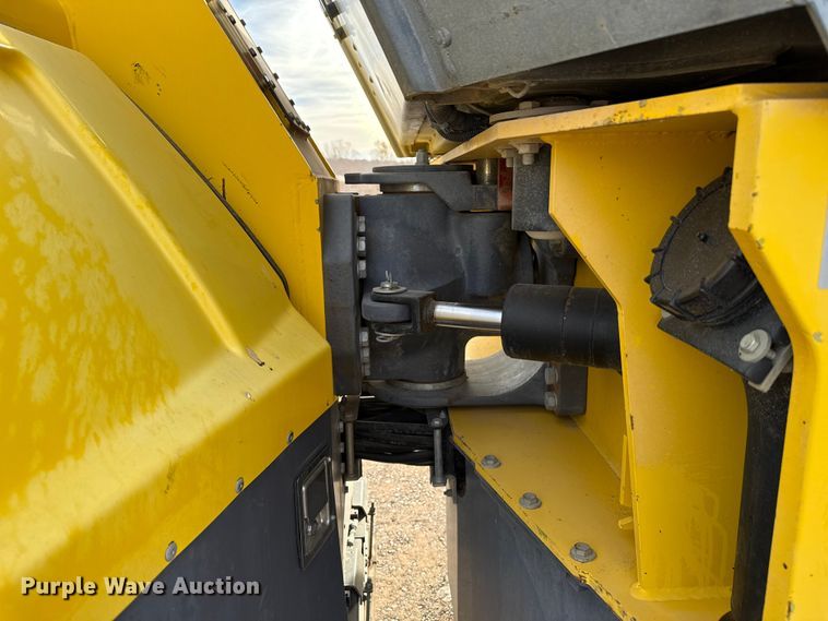 image for item EU5448 Dynapac CC6200 double drum vibratory roller