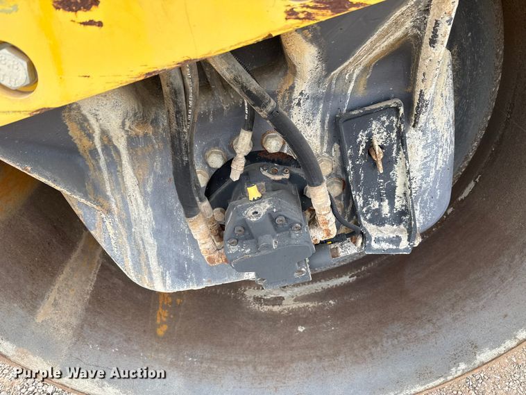 image for item EU5448 Dynapac CC6200 double drum vibratory roller