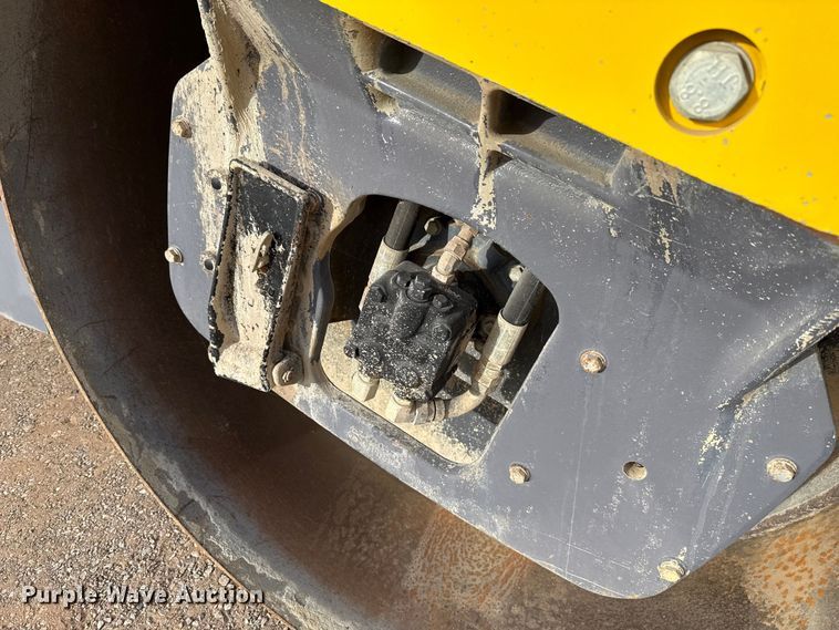 image for item EU5448 Dynapac CC6200 double drum vibratory roller