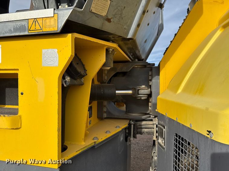 image for item EU5448 Dynapac CC6200 double drum vibratory roller