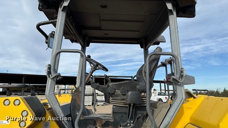 image for item EU5448 Dynapac CC6200 double drum vibratory roller