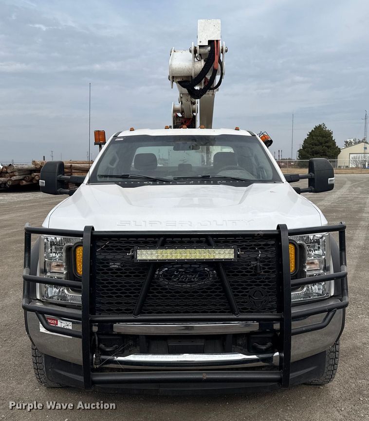 CAMIóN CON CANASTILLA 2018 FORD ETI