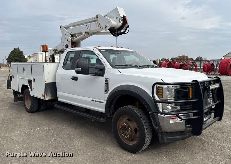CAMIóN CON CANASTILLA 2018 FORD ETI