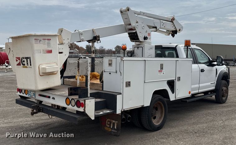 CAMIóN CON CANASTILLA 2018 FORD ETI