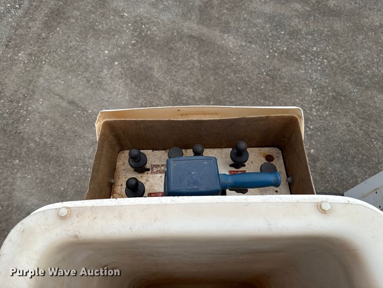 image for item EU5456 2018 Ford F550 bucket truck