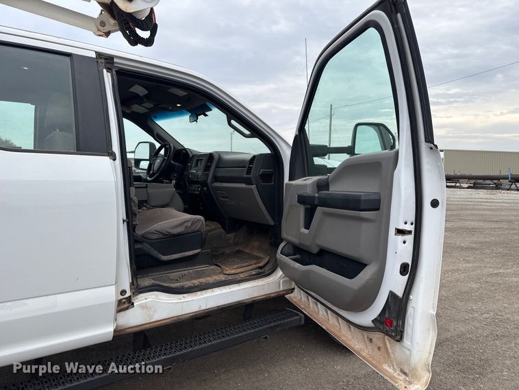 image for item EU5456 2018 Ford F550 bucket truck