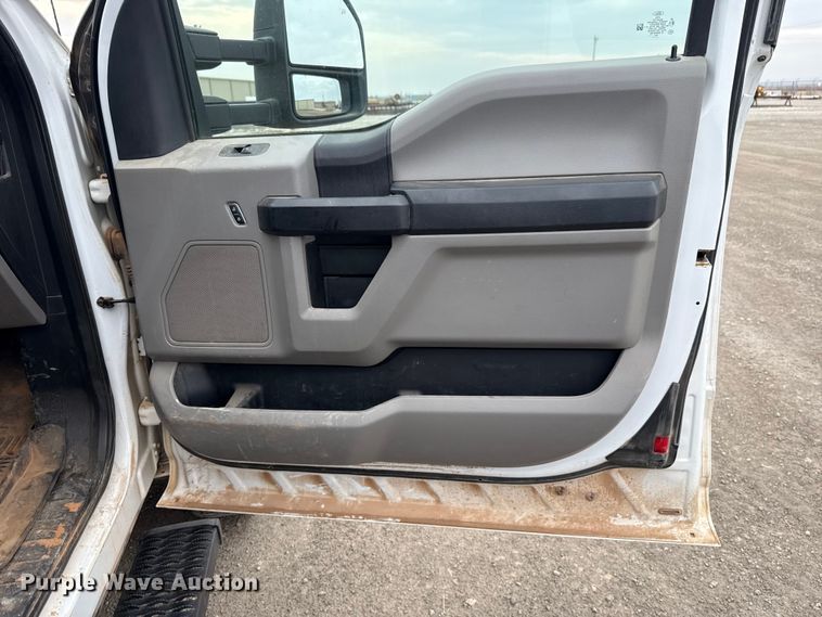 image for item EU5456 2018 Ford F550 bucket truck