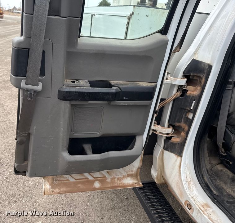 image for item EU5456 2018 Ford F550 bucket truck