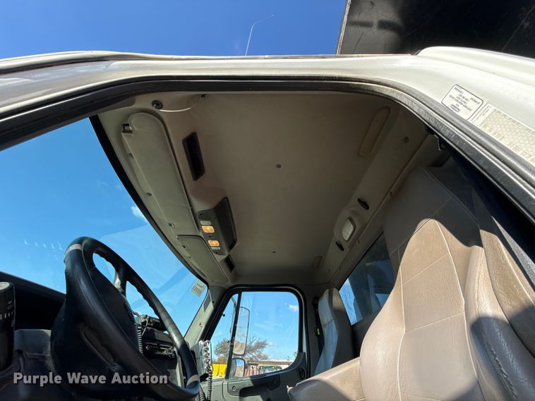 image for item EU5491 2014 Freightliner 114SD dump truck