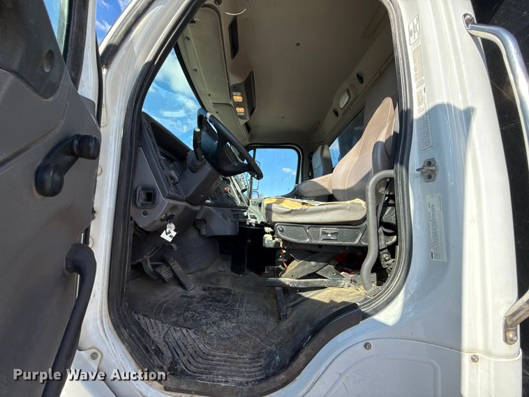 image for item EU5491 2014 Freightliner 114SD dump truck