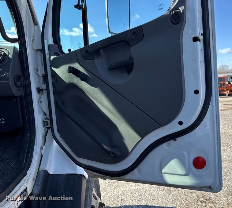 image for item EU5491 2014 Freightliner 114SD dump truck