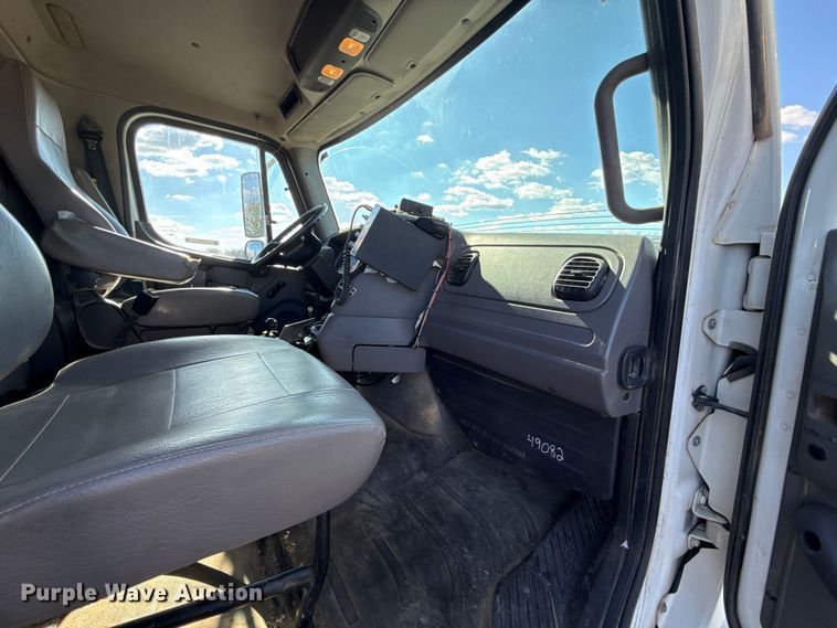 image for item EU5491 2014 Freightliner 114SD dump truck