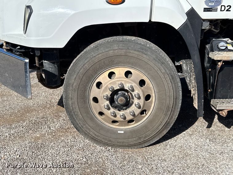 image for item EU5491 2014 Freightliner 114SD dump truck