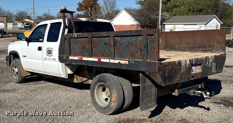 image for item EU5492 2004 Chevrolet Silverado 3500 Ext. Cab dump flatbed pickup truck