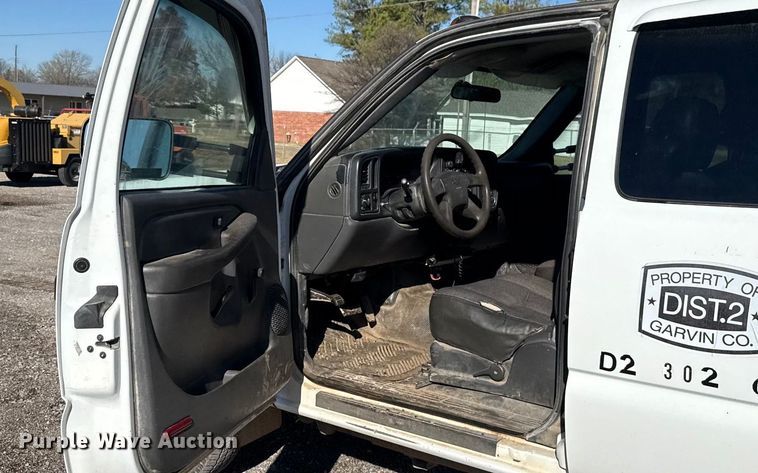 image for item EU5492 2004 Chevrolet Silverado 3500 Ext. Cab dump flatbed pickup truck