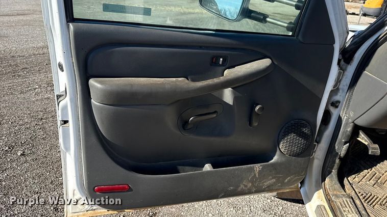 image for item EU5492 2004 Chevrolet Silverado 3500 Ext. Cab dump flatbed pickup truck