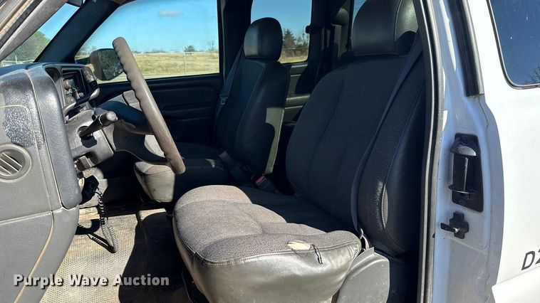 image for item EU5492 2004 Chevrolet Silverado 3500 Ext. Cab dump flatbed pickup truck