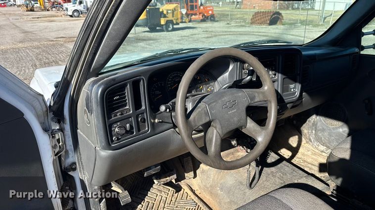 image for item EU5492 2004 Chevrolet Silverado 3500 Ext. Cab dump flatbed pickup truck