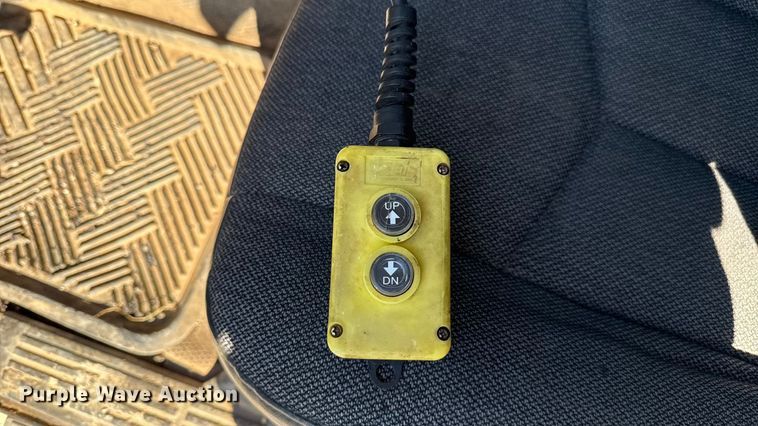 image for item EU5492 2004 Chevrolet Silverado 3500 Ext. Cab dump flatbed pickup truck