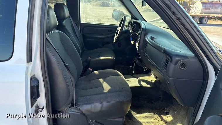 image for item EU5492 2004 Chevrolet Silverado 3500 Ext. Cab dump flatbed pickup truck